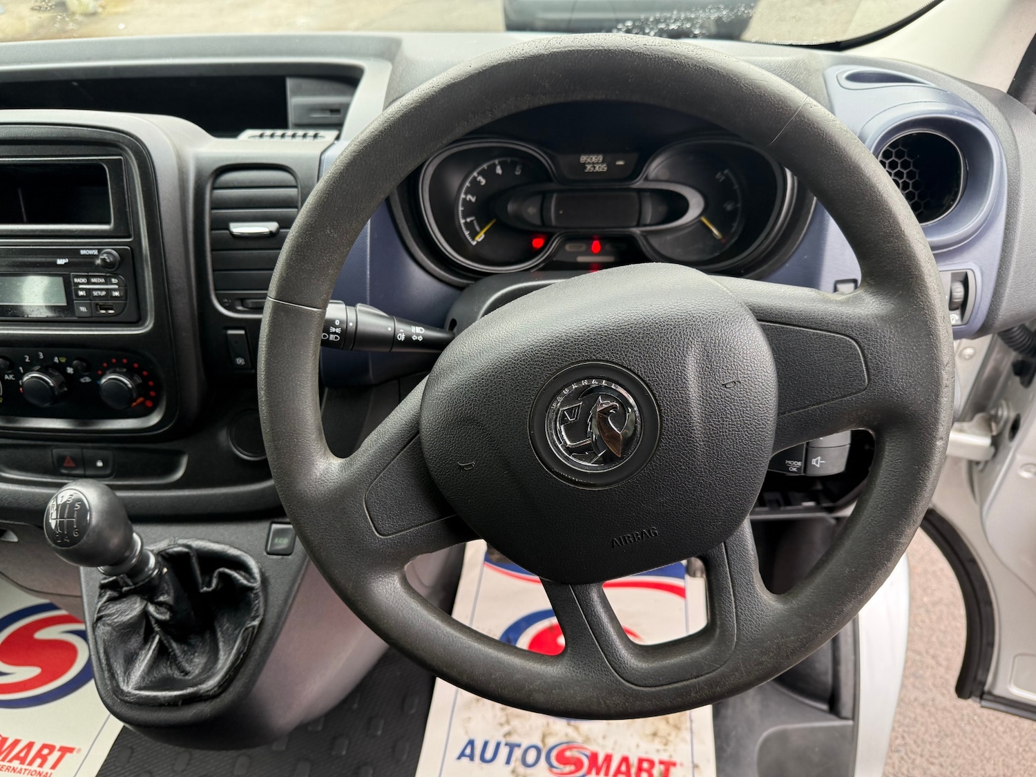 Used Vauxhall Vivaro 2016 for sale - 76385150: Photo 2