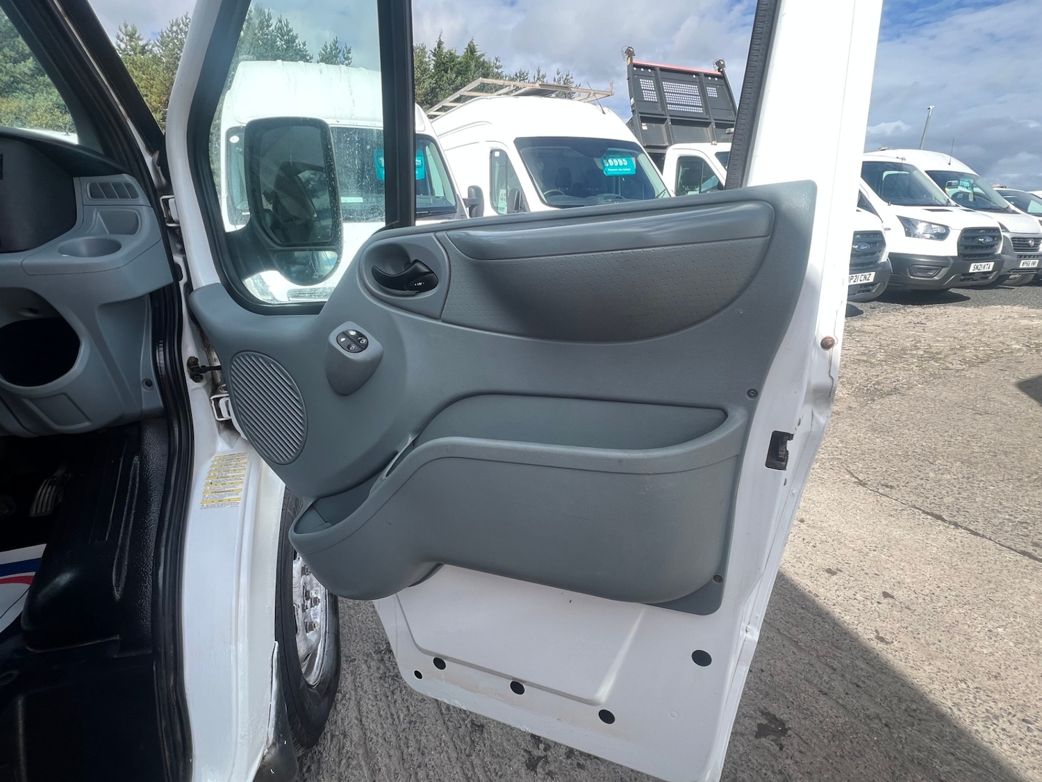 Used Ford Transit 2011 for sale - 76340781: Photo 2