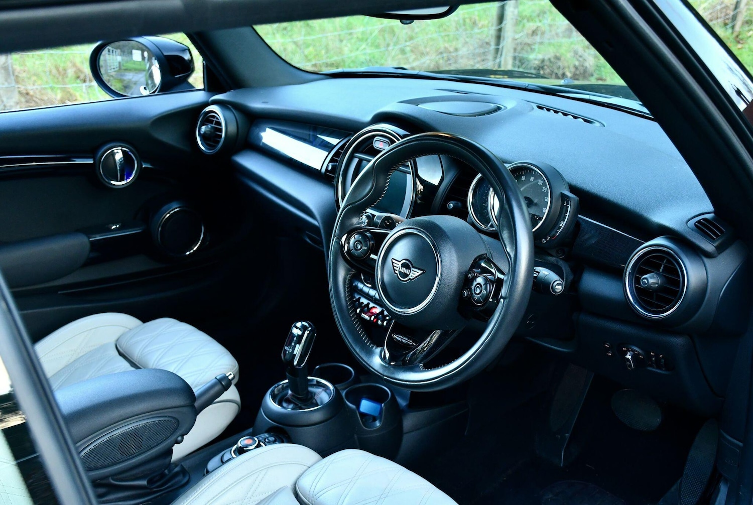 Used MINI Convertible 2019 for sale - 77590046: Photo 26