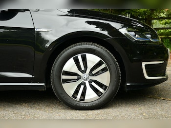 Used Volkswagen Golf 2019 for sale - 79291911: Photo