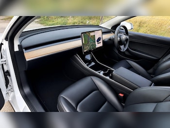 Used Tesla Model 3 2020 for sale - 79441500: Photo