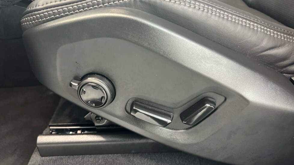 Used Volvo XC90 2025 for sale - 77281139: Photo 39