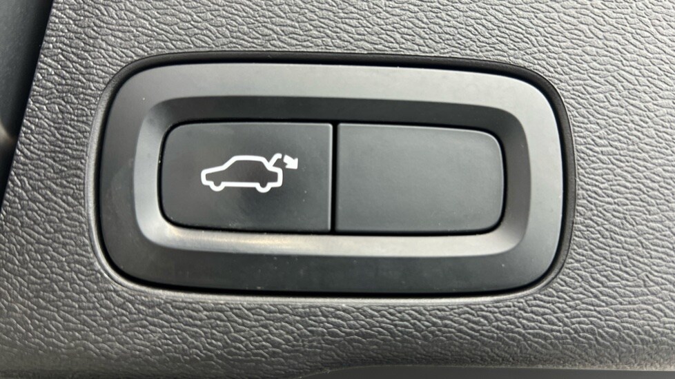 Used Volvo XC60 2021 for sale - 77627486: Photo 35