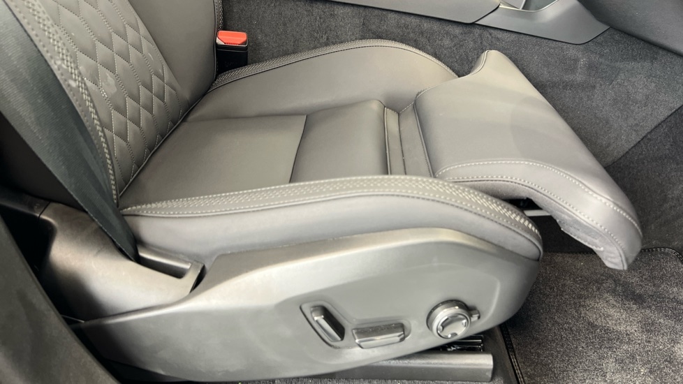 Used Volvo XC90 2025 for sale - 76888829: Photo 30