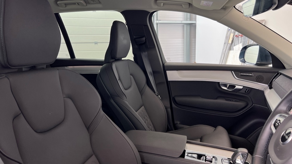 Used Volvo XC90 2025 for sale - 76888829: Photo 31