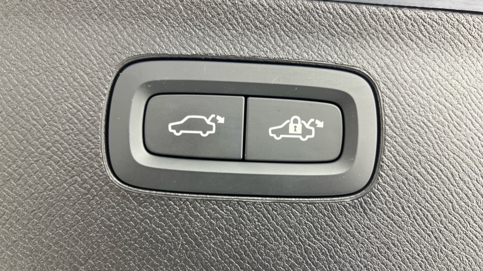 Used Volvo XC90 2025 for sale - 76888829: Photo 35