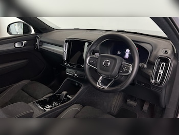 Used Volvo XC40 2025 for sale - 76580240: Photo