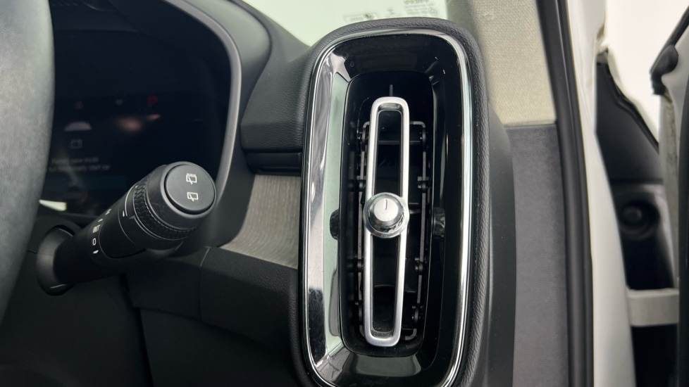 Used Volvo XC40 2022 for sale - 77634618: Photo 58