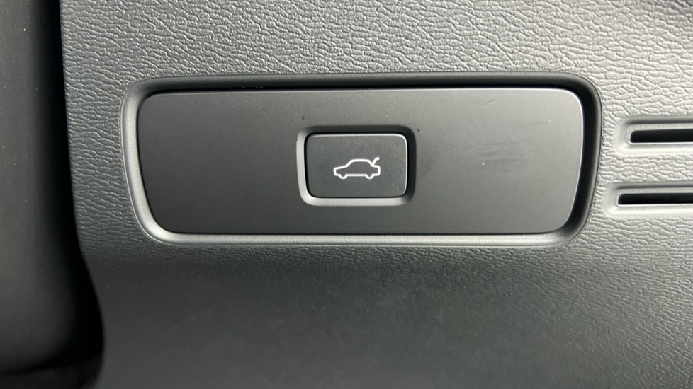 Used Volvo XC40 2022 for sale - 77634618: Photo 61