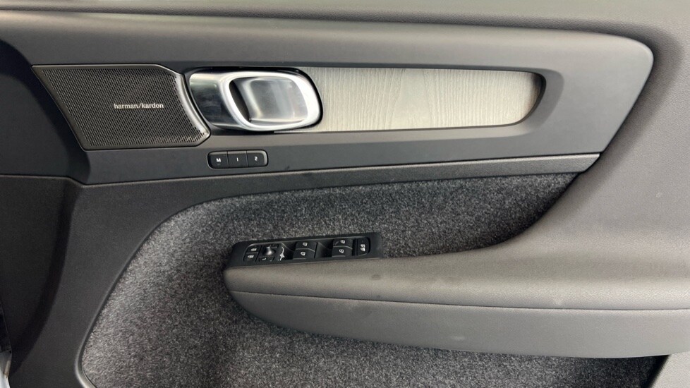 Used Volvo XC40 2024 for sale - 75796704: Photo 29