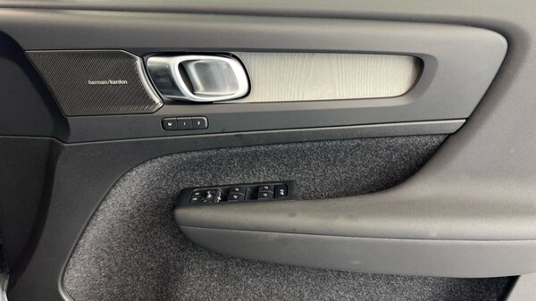 Used Volvo XC40 2024 for sale - 75796704: Photo 29