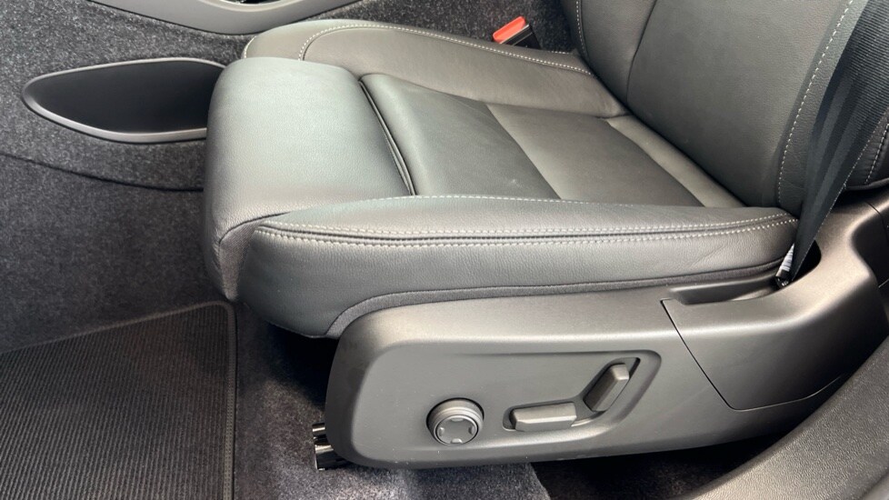 Used Volvo XC40 2024 for sale - 75796704: Photo 38