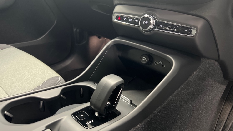 Used Volvo XC40 2023 for sale - 77218702: Photo 14