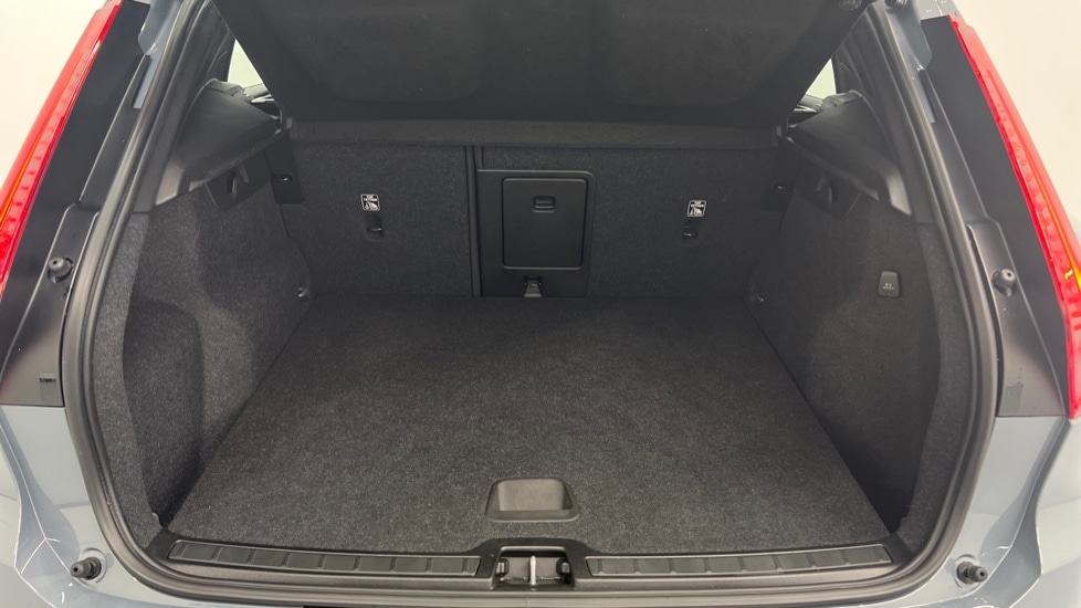 Used Volvo XC40 2023 for sale - 77218702: Photo 17