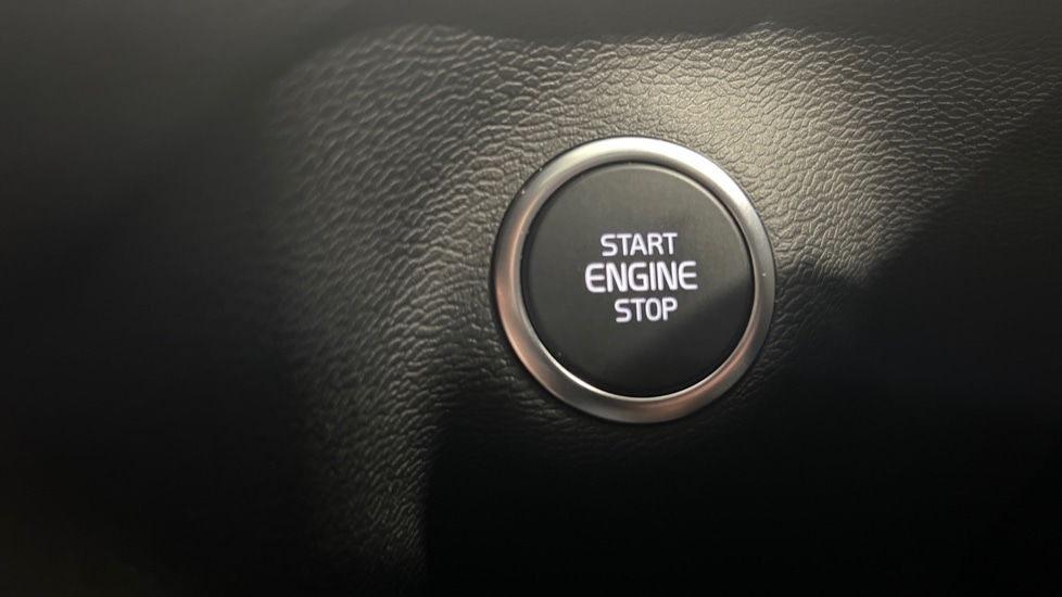 Used Volvo XC40 2023 for sale - 77218702: Photo 23