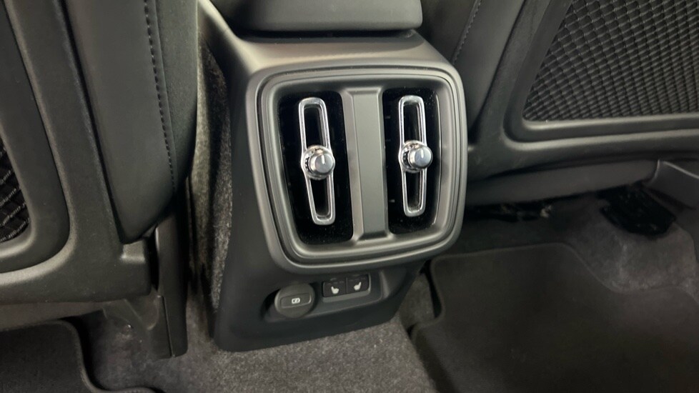 Used Volvo XC40 2025 for sale - 76528865: Photo 15