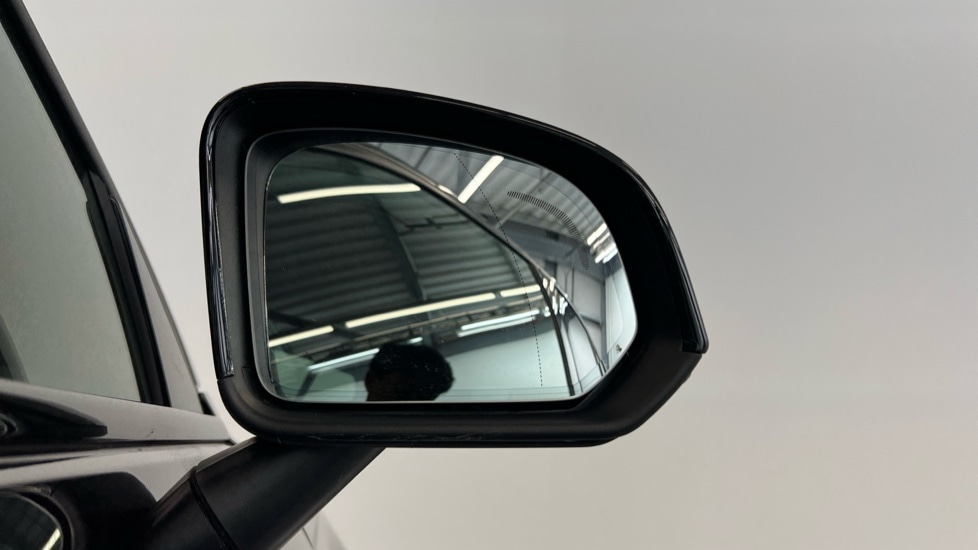 Used Volvo XC40 2025 for sale - 76528865: Photo 32