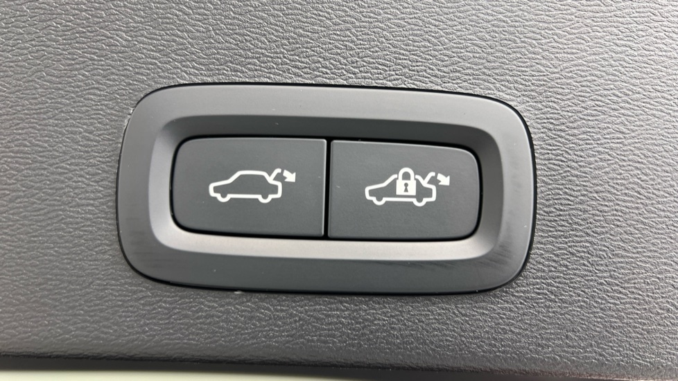 Used Volvo XC40 2025 for sale - 76528865: Photo 35