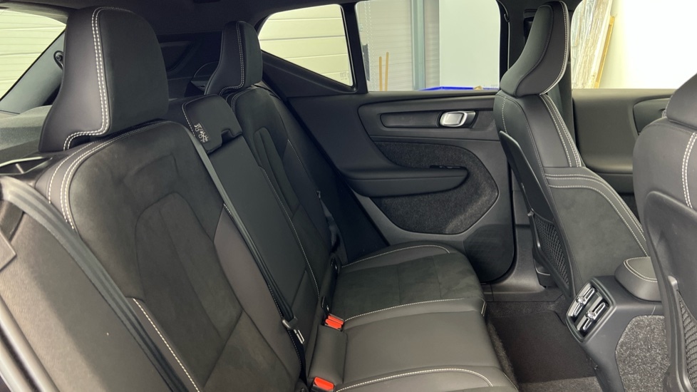 Used Volvo XC40 2025 for sale - 76528865: Photo 6