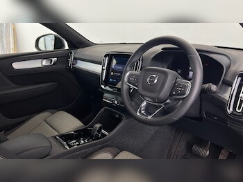 Used Volvo XC40 2024 for sale - 76754651: Photo