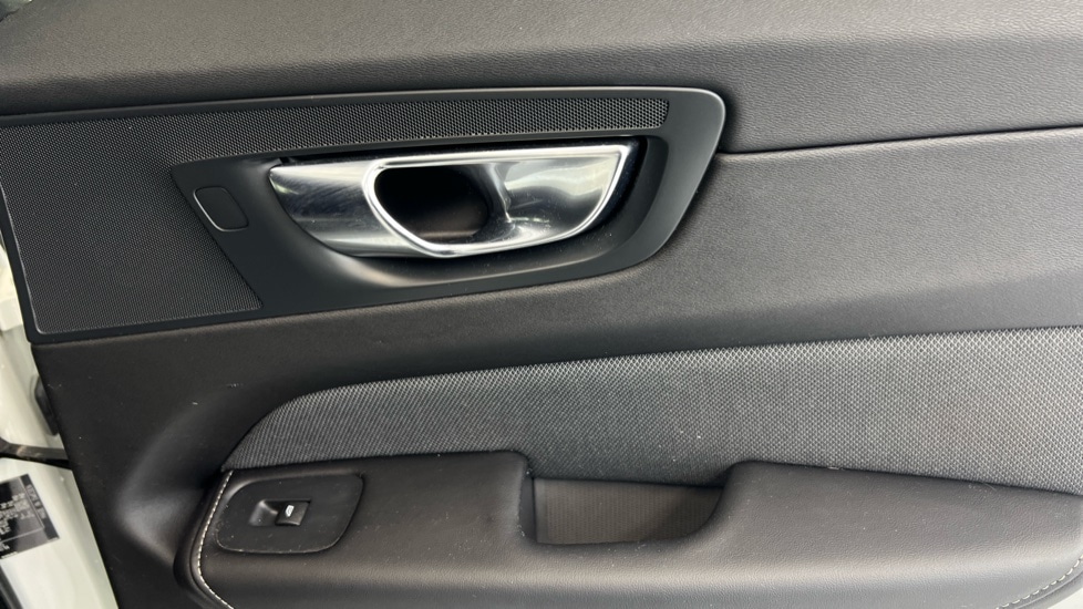 Used Volvo XC60 2021 for sale - 77198120: Photo 49