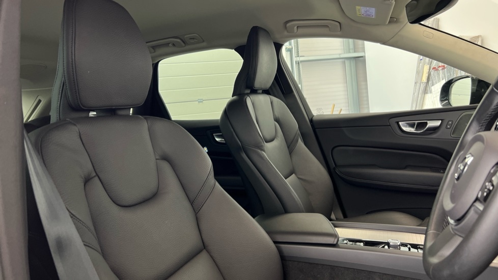 Used Volvo XC60 2023 for sale - 77127417: Photo 31
