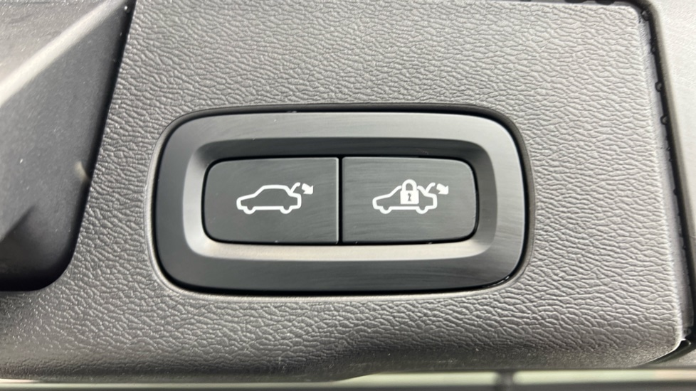 Used Volvo XC60 2023 for sale - 77127417: Photo 35