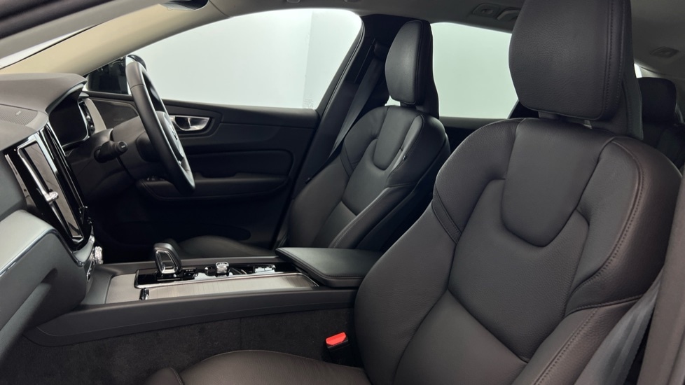 Used Volvo XC60 2023 for sale - 77127417: Photo 37
