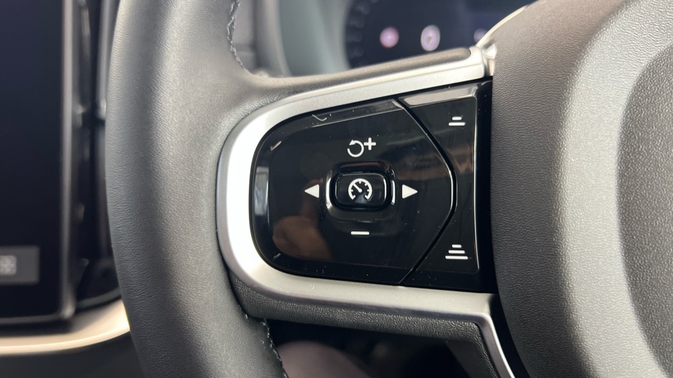 Used Volvo XC90 2025 for sale - 77082583: Photo 21