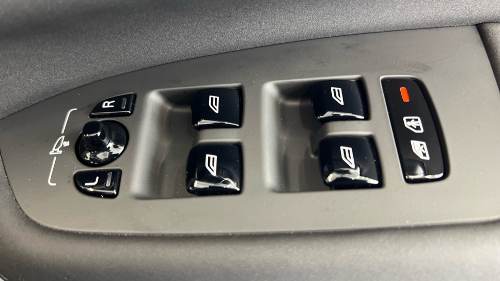 Used Volvo XC90 2025 for sale - 77082583: Photo 24