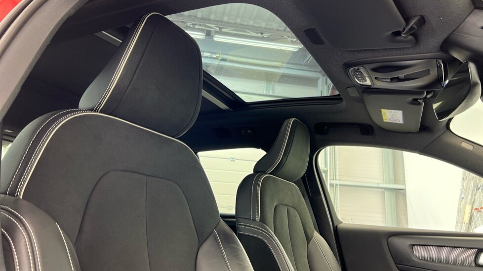 Used Volvo XC40 2021 for sale - 76428306: Photo 31