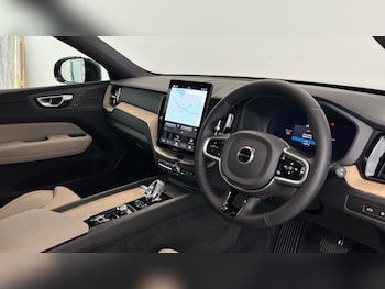 Used Volvo XC60 2025 for sale - 77047572: Photo