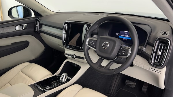 Used Volvo XC40 2022 for sale - 76221865: Photo 4