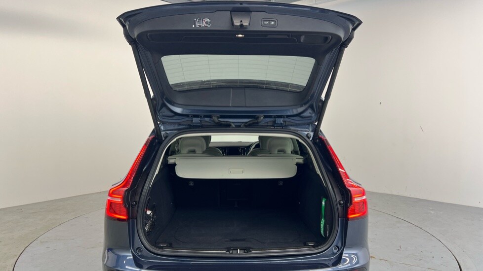 Used Volvo V60 2025 for sale - 77205716: Photo 13