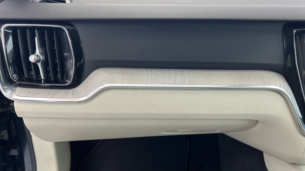 Used Volvo V60 2025 for sale - 77205716: Photo 41