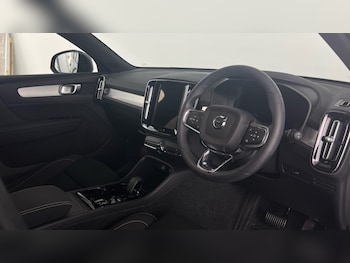 Used Volvo XC40 2025 for sale - 78042057: Photo