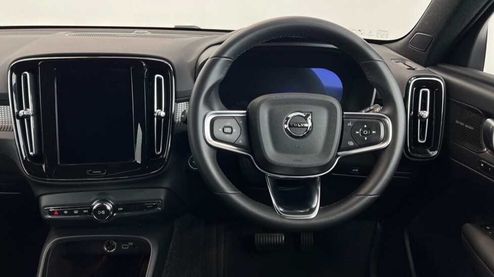 Used Volvo XC40 2025 for sale - 76074430: Photo 10