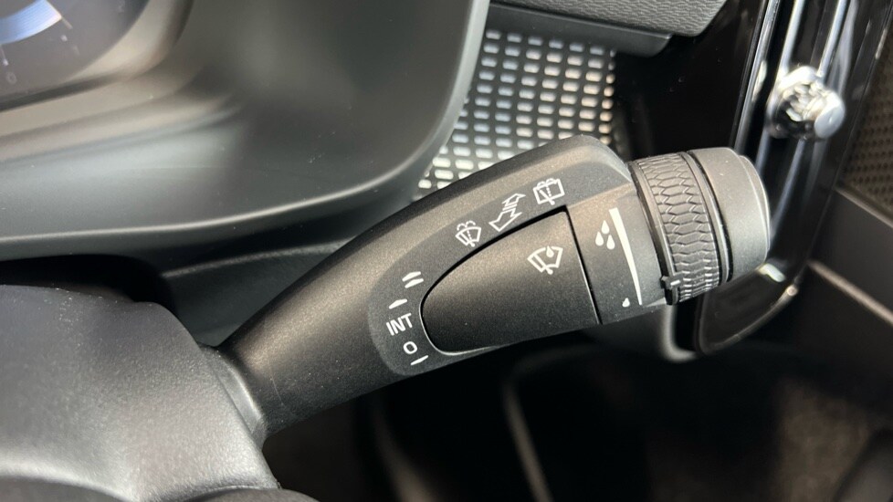 Used Volvo XC40 2025 for sale - 76074430: Photo 23