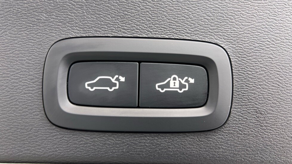 Used Volvo XC40 2025 for sale - 76074430: Photo 35