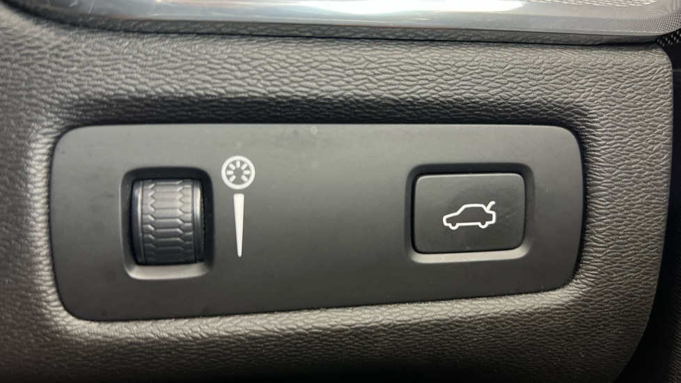 Used Volvo XC60 2019 for sale - 77193560: Photo 15