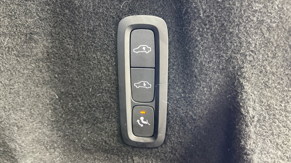 Used Volvo XC60 2019 for sale - 77193560: Photo 50