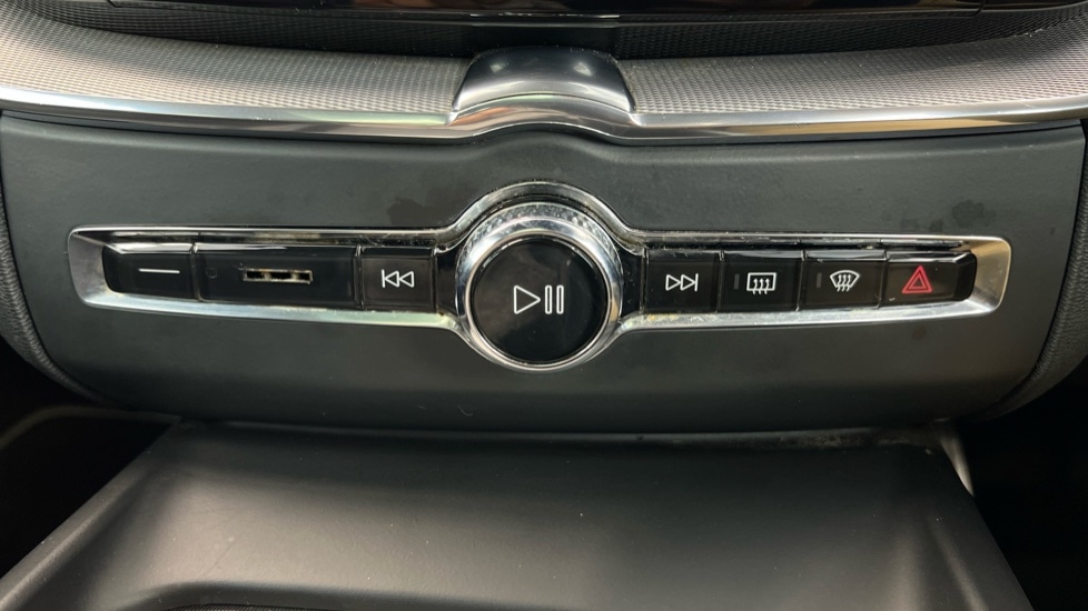 Used Volvo XC60 2019 for sale - 77193560: Photo 55