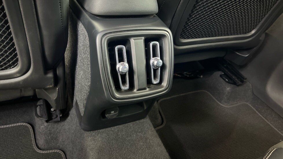 Used Volvo XC40 2021 for sale - 76033744: Photo 15