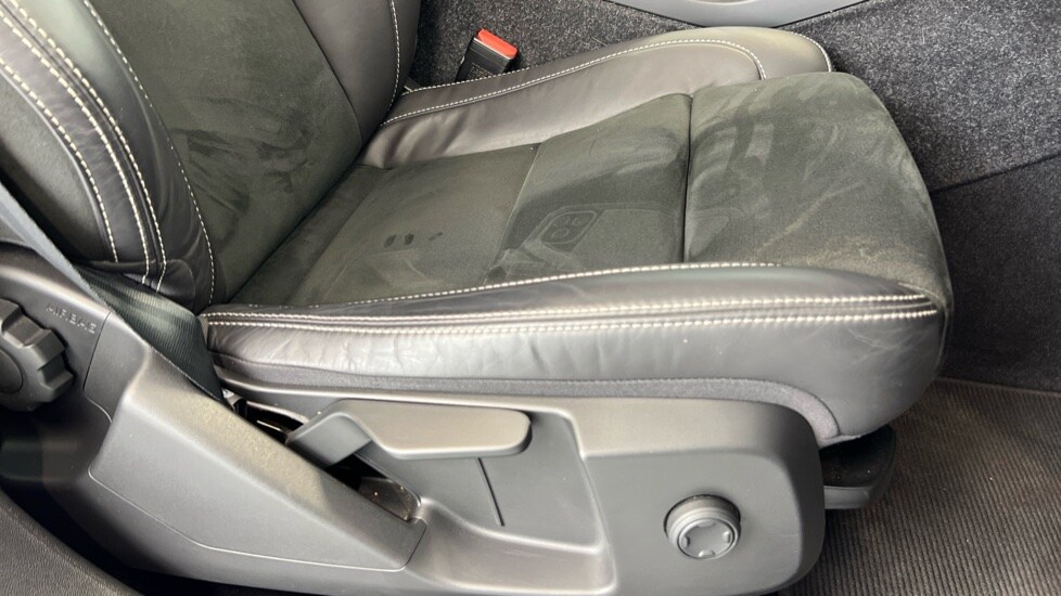 Used Volvo XC40 2021 for sale - 76033744: Photo 30