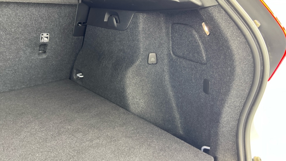 Used Volvo XC40 2021 for sale - 76033744: Photo 38