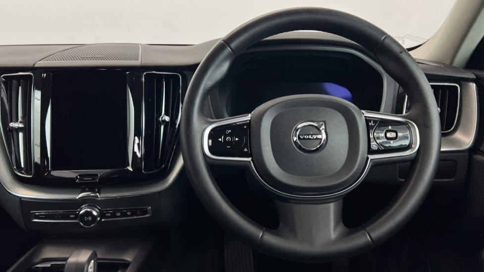 Used Volvo XC60 2023 for sale - 76861693: Photo 10