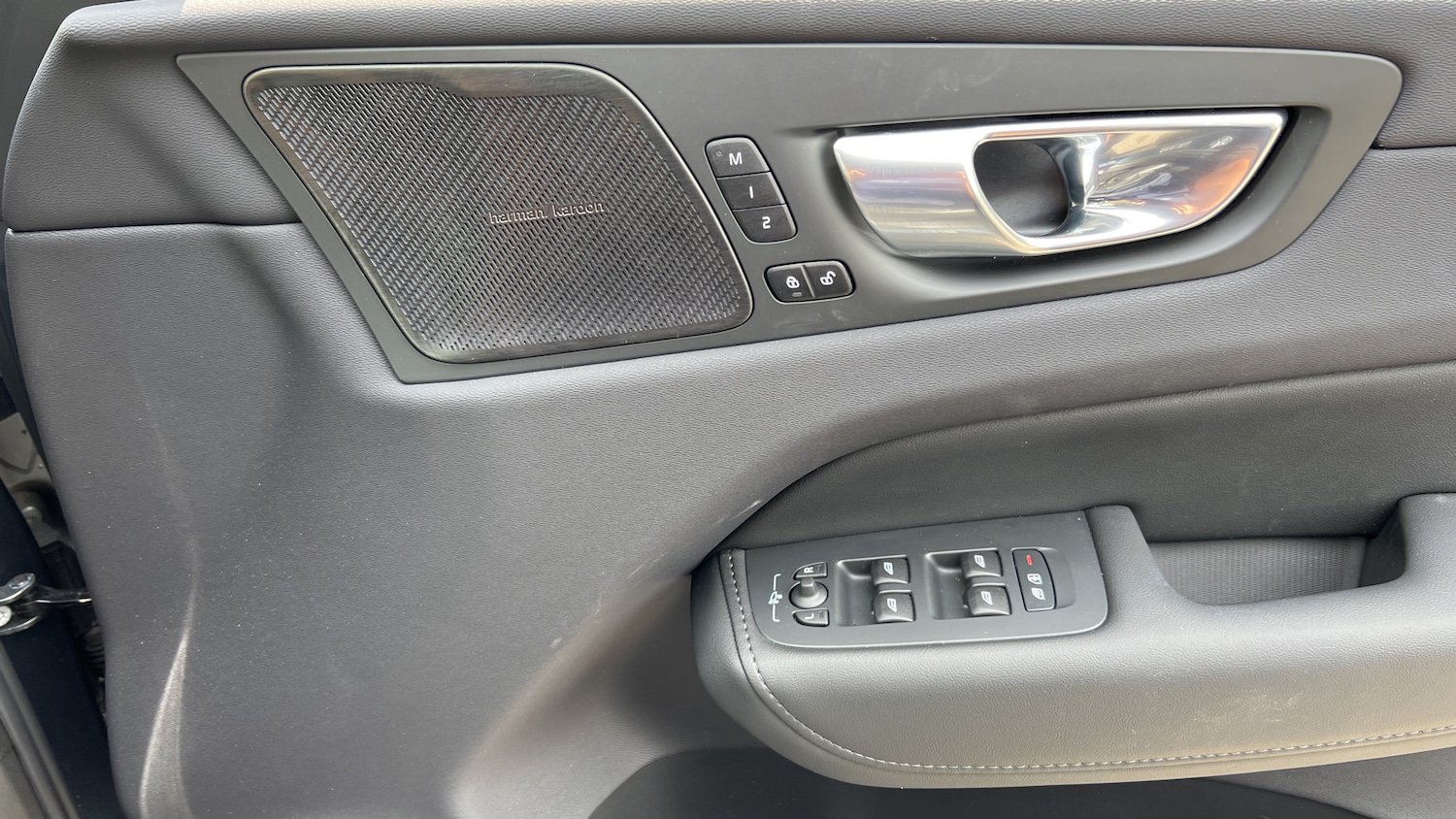 Used Volvo XC60 2023 for sale - 76861693: Photo 15