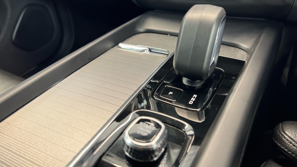 Used Volvo XC60 2023 for sale - 76861693: Photo 24