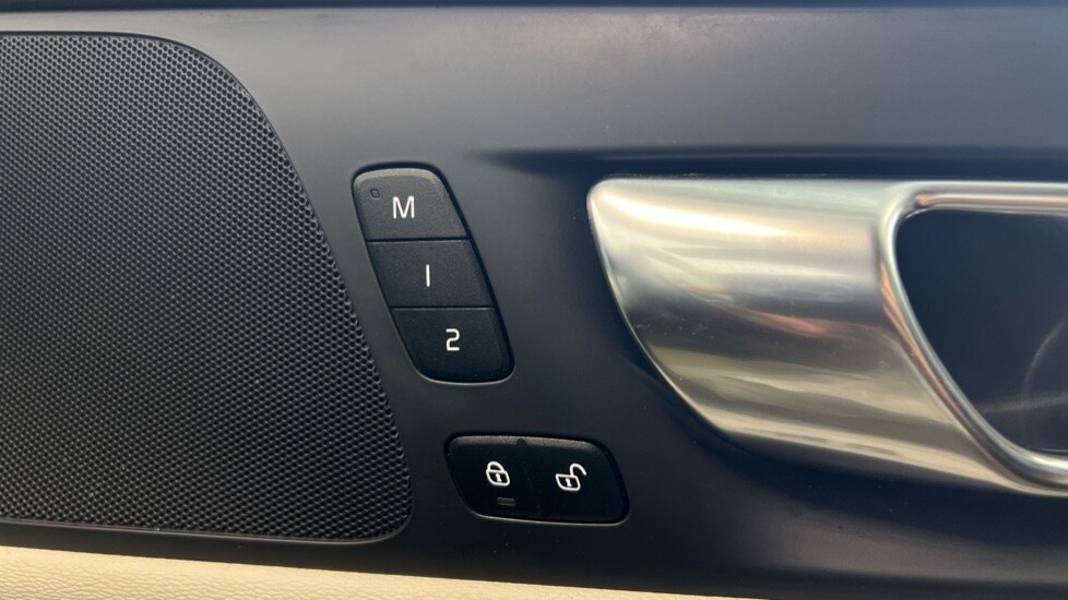 Used Volvo V60 2025 for sale - 78137000: Photo 15