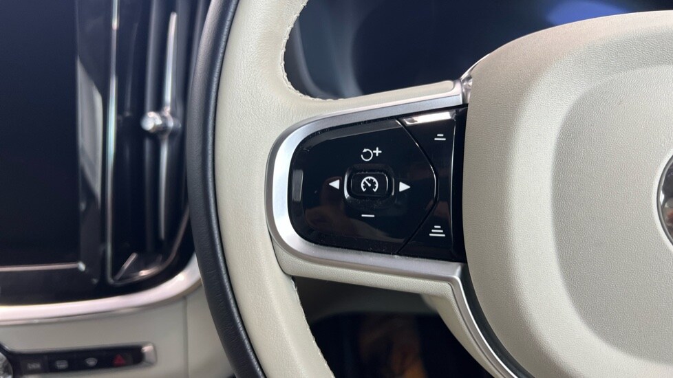 Used Volvo V60 2025 for sale - 78137000: Photo 21